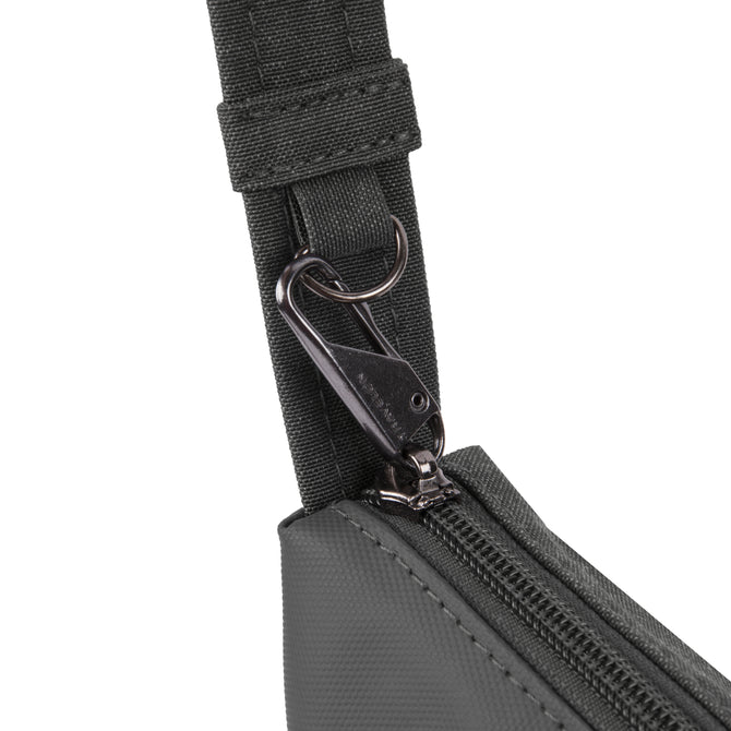 variant:42999673389248 travelon Metro Crossbody Black