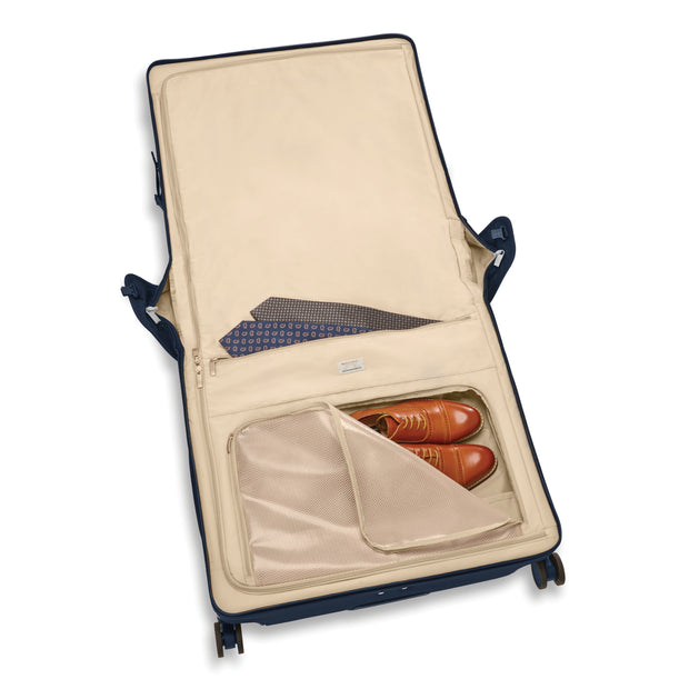 variant:46589046325440 Baseline Deluxe Wardrobe Spinner Navy