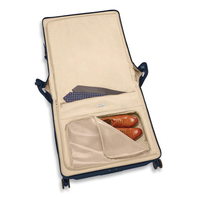 variant:46589046325440 Baseline Deluxe Wardrobe Spinner Navy