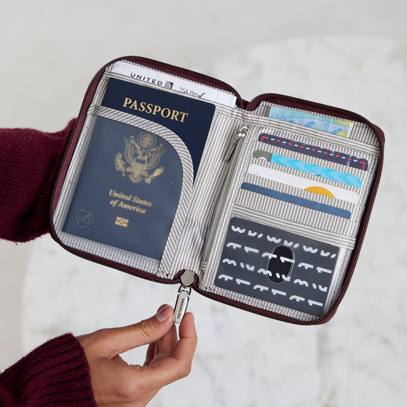 ★TOUT Y EST★ WAYWAY177 PASSPORT WALLET card case passport Amazon.com: Jetoy Card Case Passport Wallet (8809422251579
