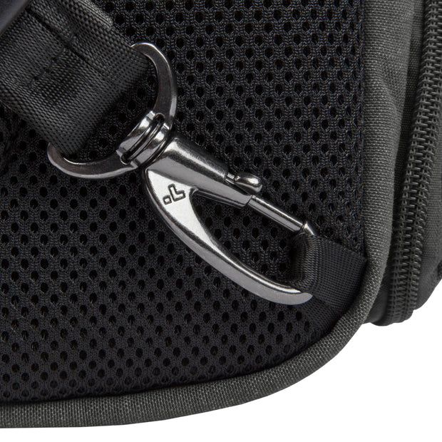 variant:42999673258176 Travelon Metro Anti-Theft Sling Black