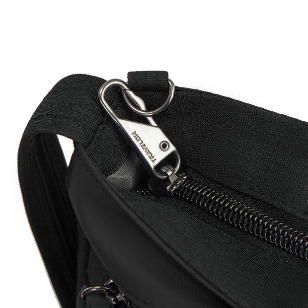 variant:46316909396160 Travelon Metro Anti-Theft Saddle Crossbody
Black