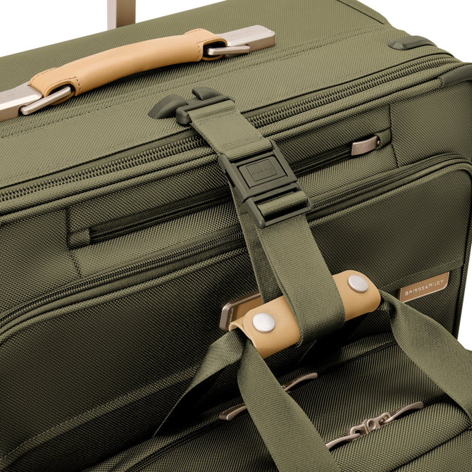 Baseline Essential 2-Wheel Expandable Carry-On