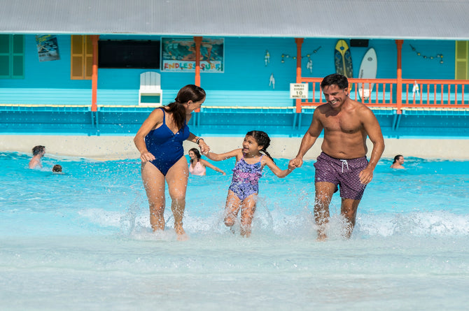 Adventure Island Tampa - Family enjoying wave pool