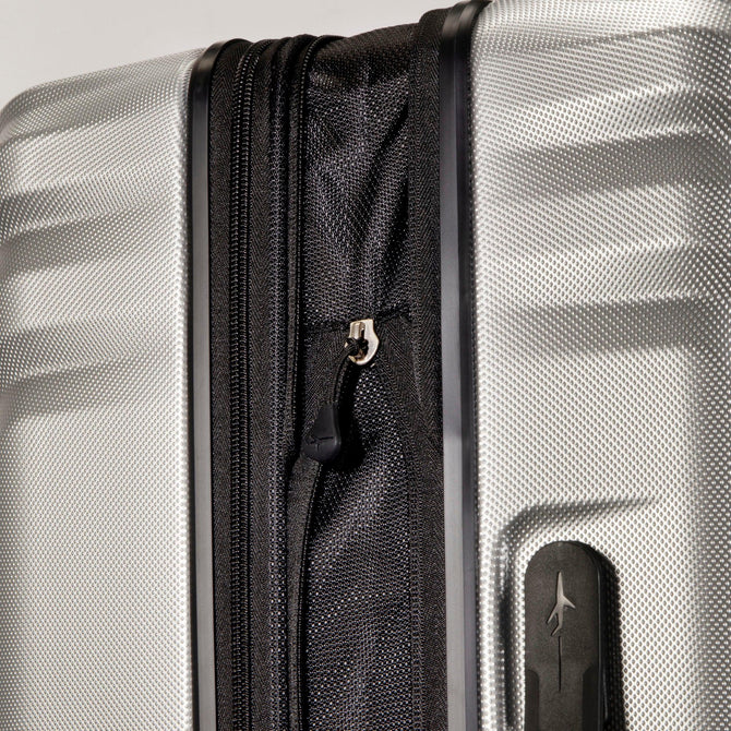 variant:41257611755712 Skyway Nimbus 4.0 Medium Check-In Expan. Hardside Spinner Suitcase - Shiny Silver