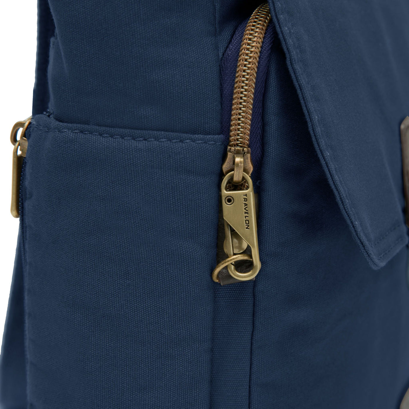 Travelon courier bag discount